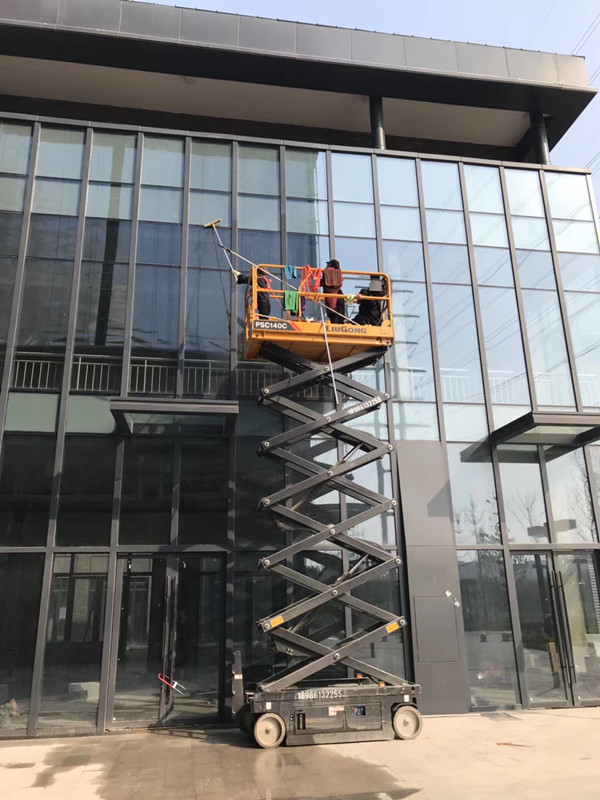 12米剪叉升降机.jpg