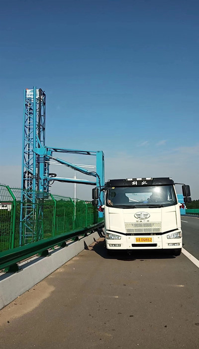 22米桁架式桥梁检测车.jpg